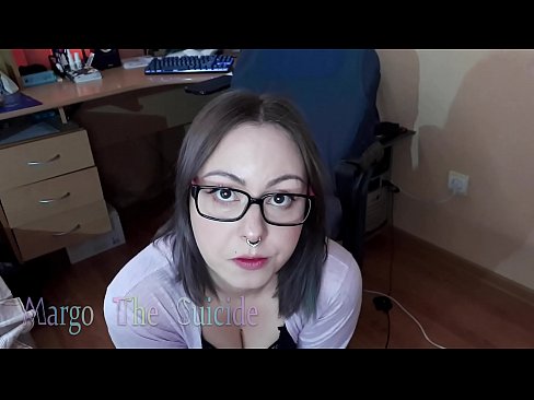 ❤️ Σέξι κορίτσι με γυαλιά πιπιλίζει Dildo βαθιά στην κάμερα ️ Ρωσικό πορνό ❌️